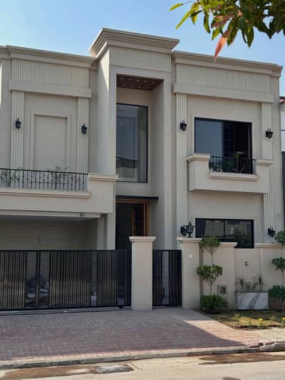 10 Marla house available for rent in bahria Town phase 8