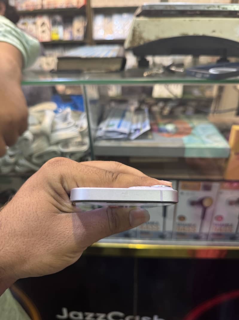 Apple iPhone 14 5