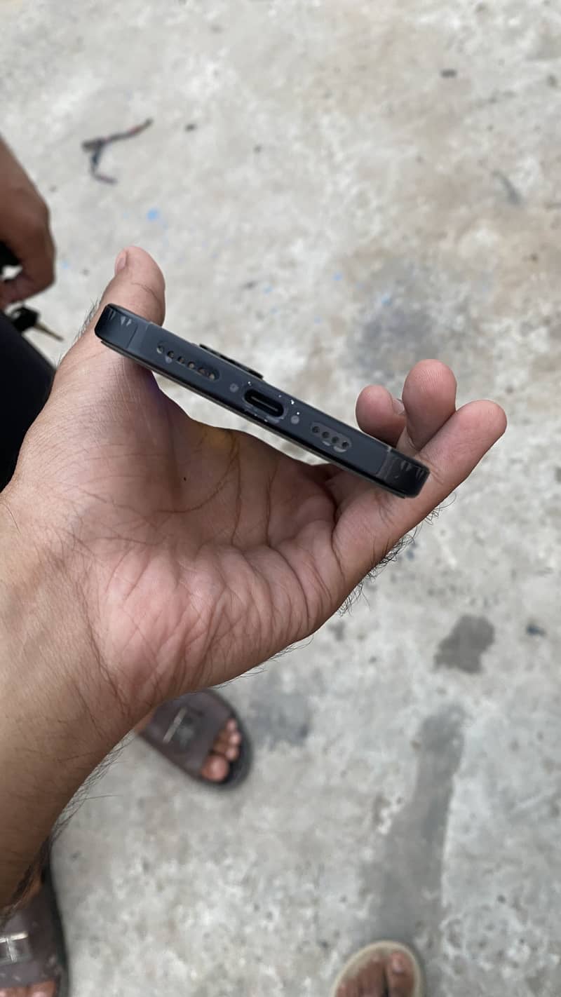 Apple iPhone 15 plus 3