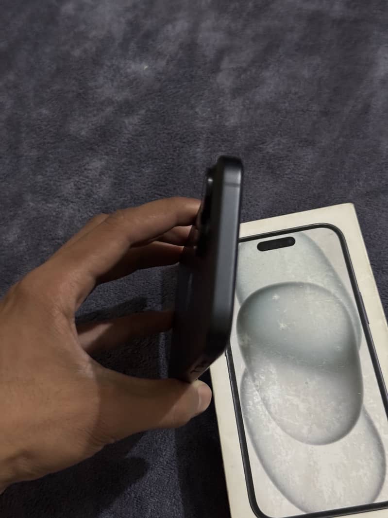 Apple iPhone 15 3