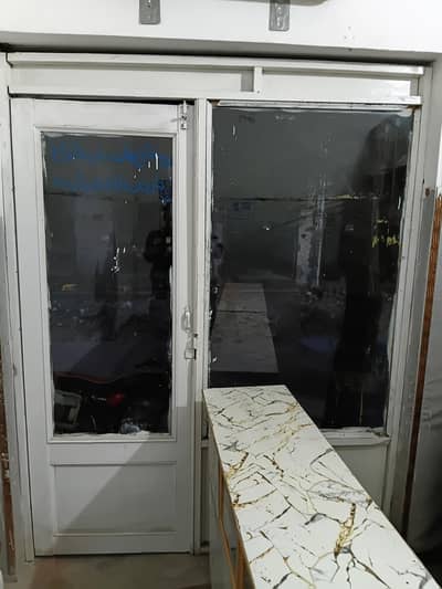 MIRROR DOOR