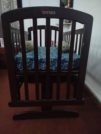 baby cot