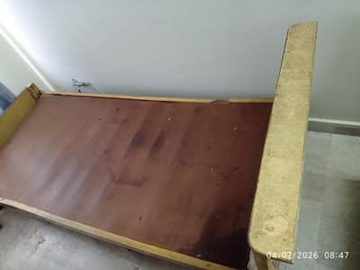 single bed available for sale