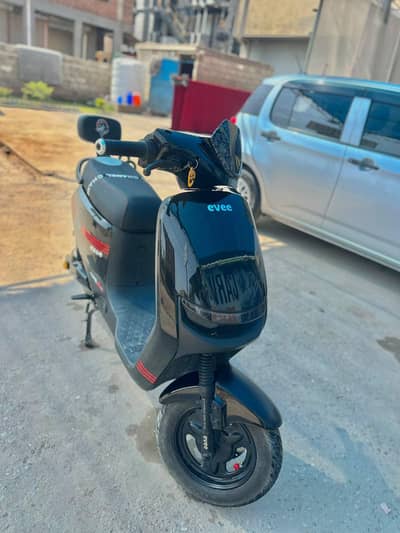 Evee Electric Scooter 2026 Model | Like New | Long Range