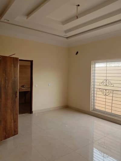 5 Marla upper portion rent out good location