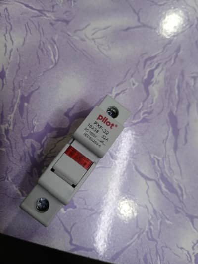 DC FUSE BOX 32A 10X38