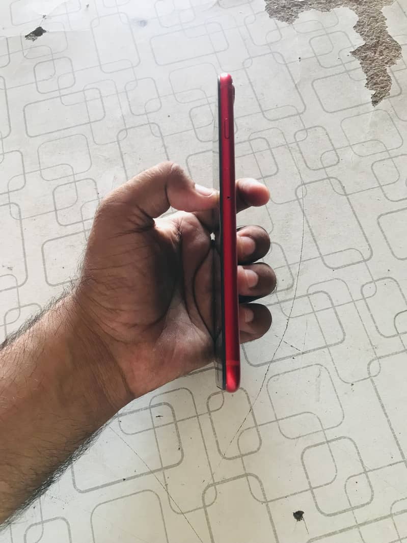 Apple iPhone 8 Plus 3