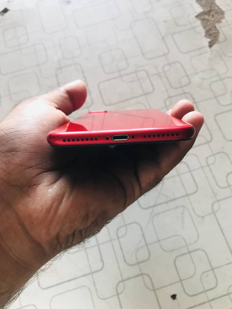 Apple iPhone 8 Plus 4
