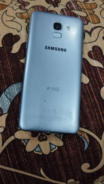 Samsung Mobile J6