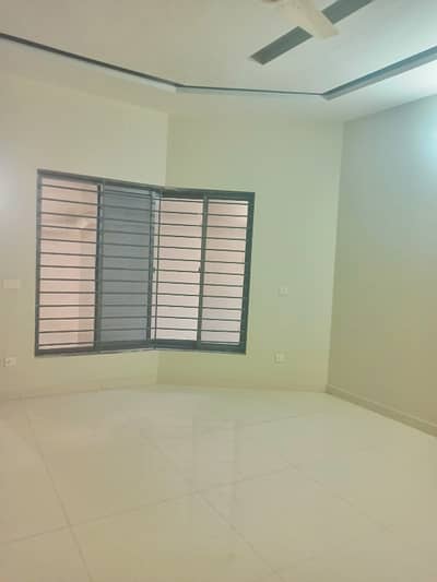 Separate Gate To Bedroom 10 Marla Open Basement For Rent Demand 85000