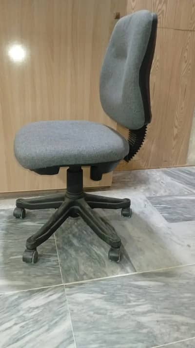 Premium BOSS Executive Office Chairs for Sale | Excellent Condition