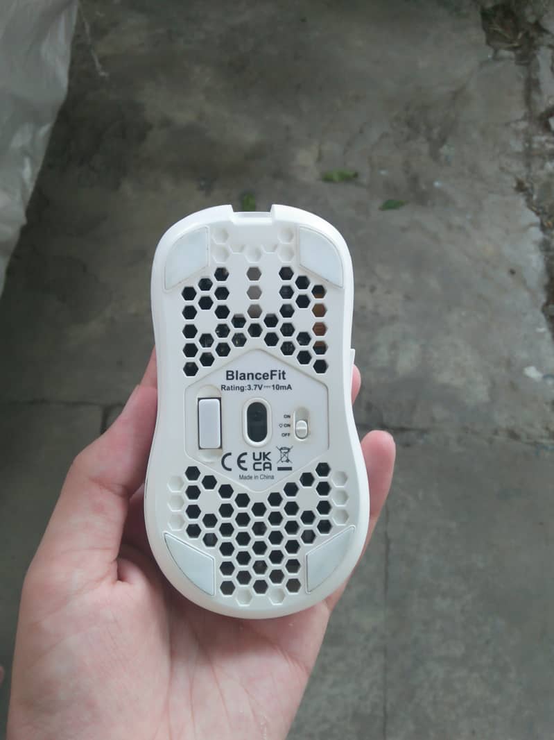 Wireless gaming Mouse 1