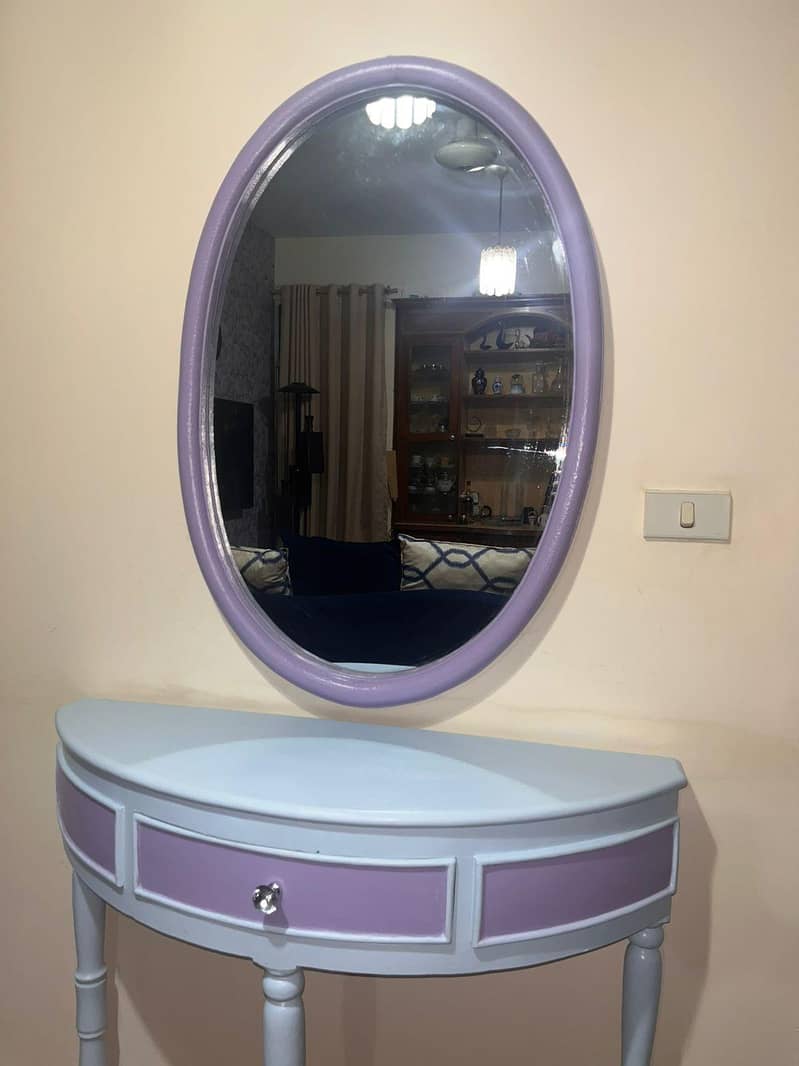 Moon table with mirror 1