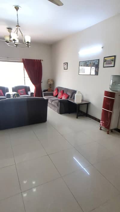 1 KANAL BEAUTIFUL HOUSE IN THE HEART OF MAIN CANTT (Askari-9) AVAILABLE FOR SALE