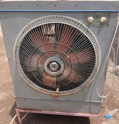 Air color good condition all ok  Whatsapp nambr 03055155750