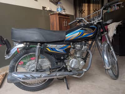united 125
