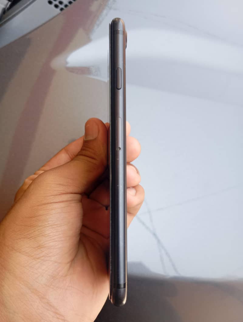 iPhone 7 4