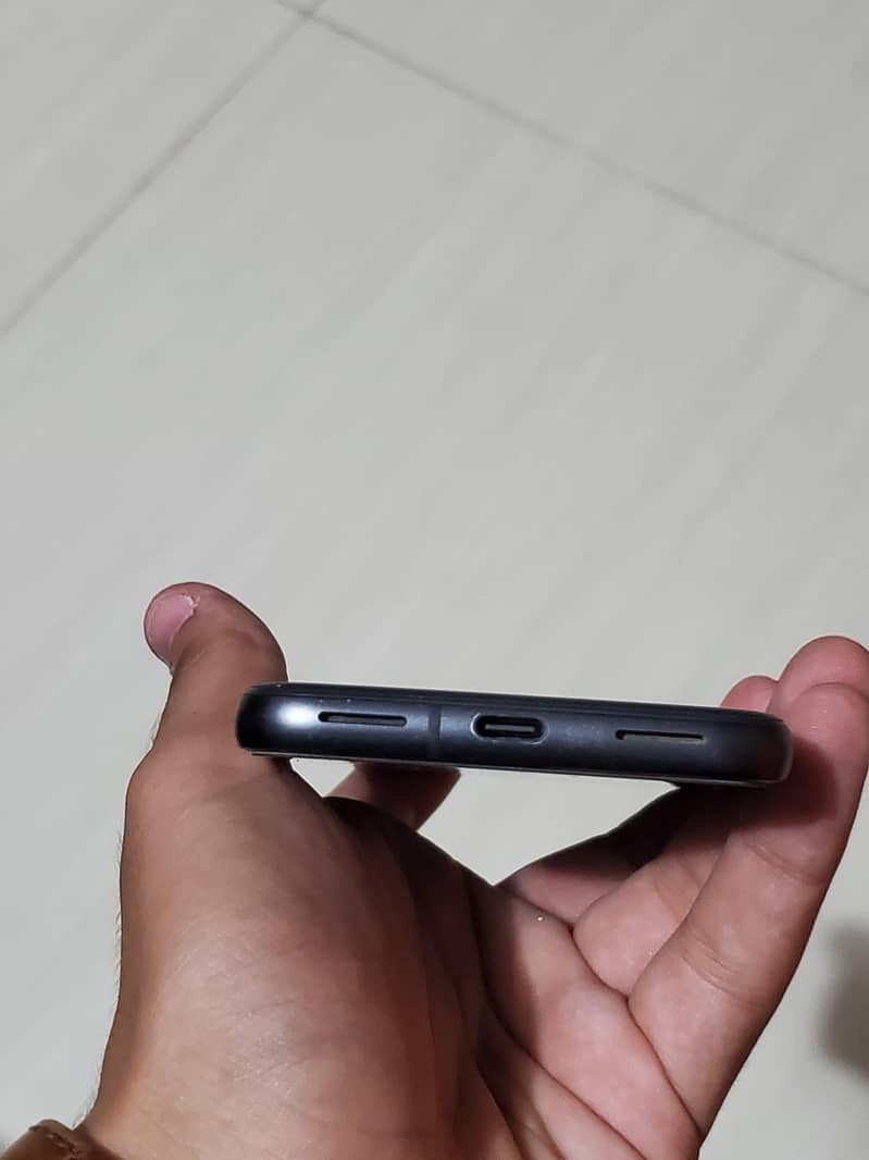 Google Pixel 8a 4