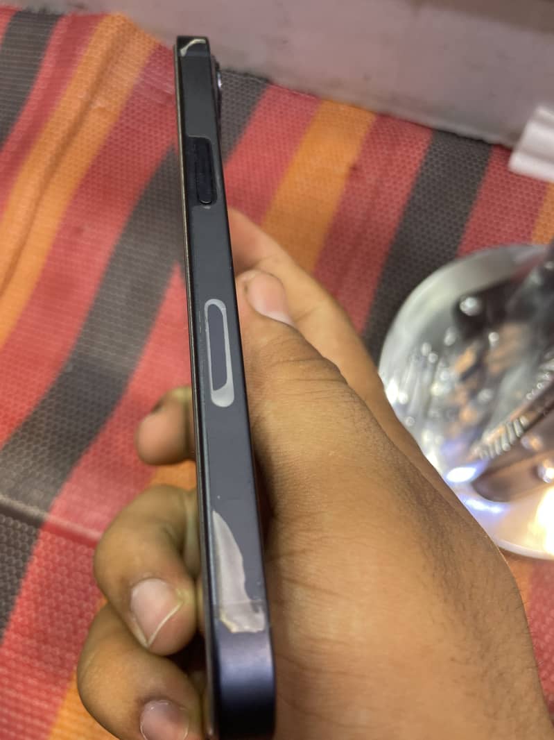 Apple iPhone 13 2
