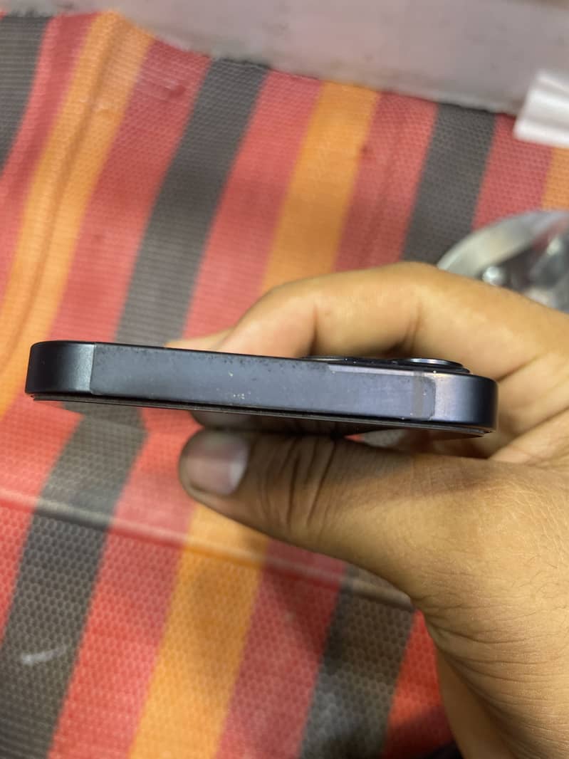 Apple iPhone 13 4