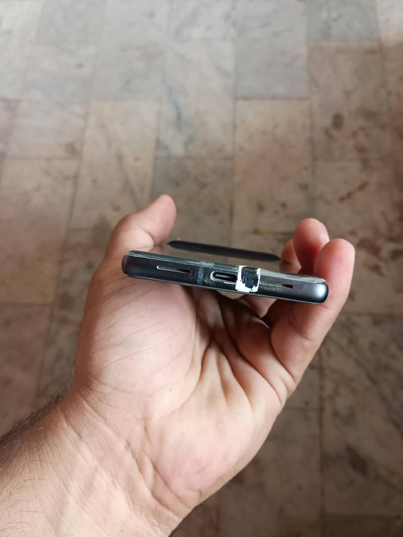 Google Pixel 7 4