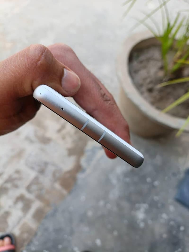 Google Pixel 7a 2