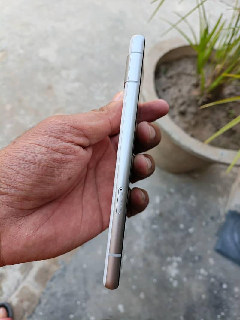Google Pixel 7a 3