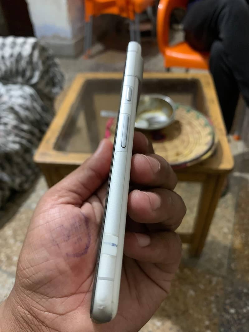Google Pixel 7 4