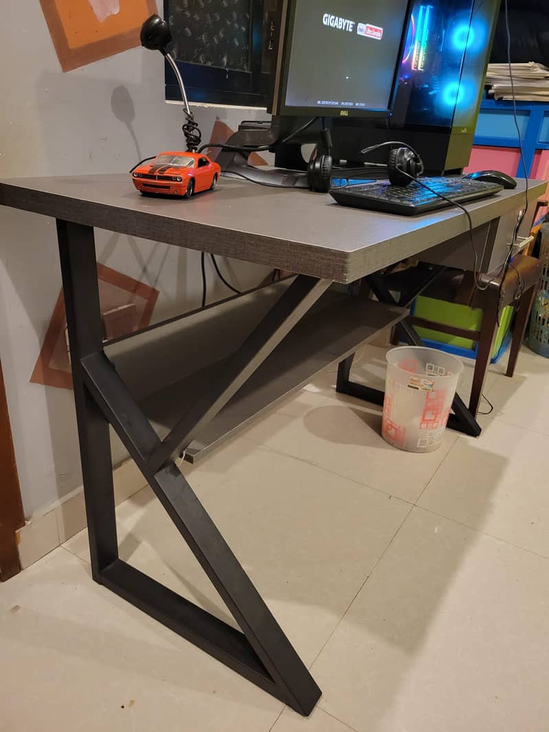 Computer Table 4 x 2  new condition 2
