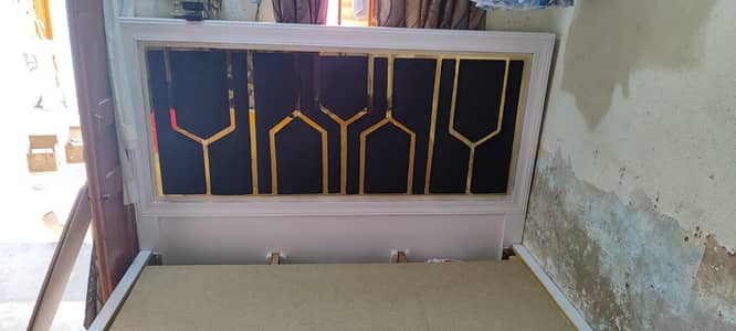 bed set good condition urgent sale