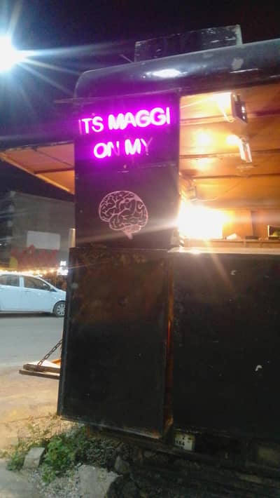 wairer and waitress