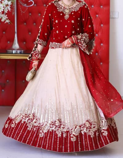 Beautiful wedding dress for sale