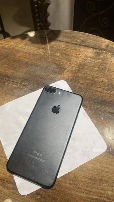 Apple iPhone 7 Plus 1