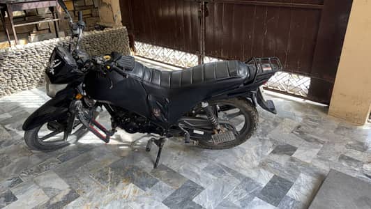 Suzuki GR150 Black Color Mint condition