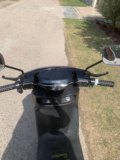 Crown EV Scooty – Brand New Condition | Urgent Sale