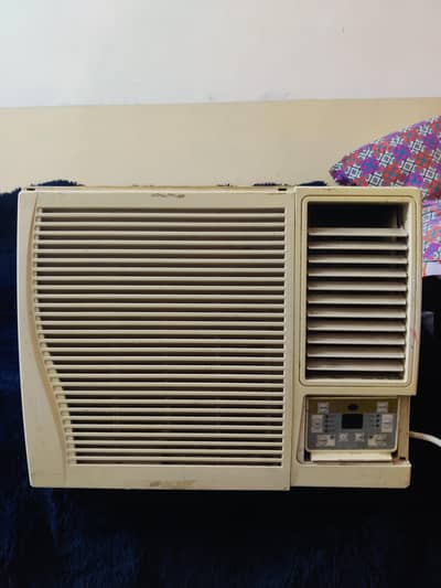 GREE WINDOW AC 1 TON