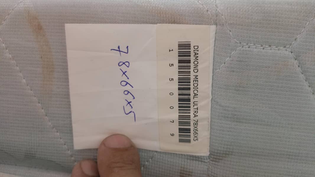 بیڈ اور میٹرس برائے فروخت 3