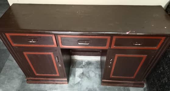 Best Quality Drawers Table Urgent For Sale