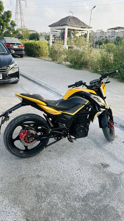 Vlektra Bolt 2024