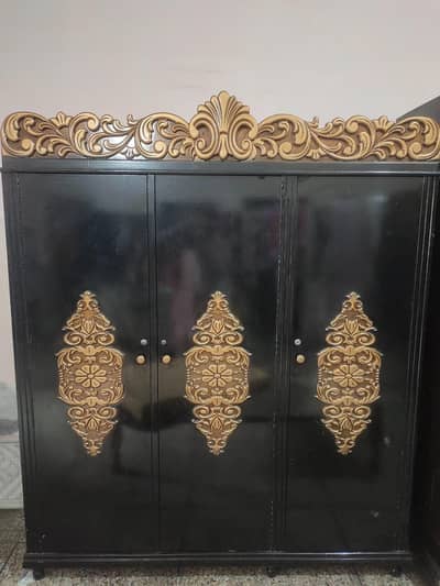 pure wood made wardrobe and pyta New condition