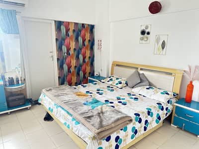 Bed side tables and dressing