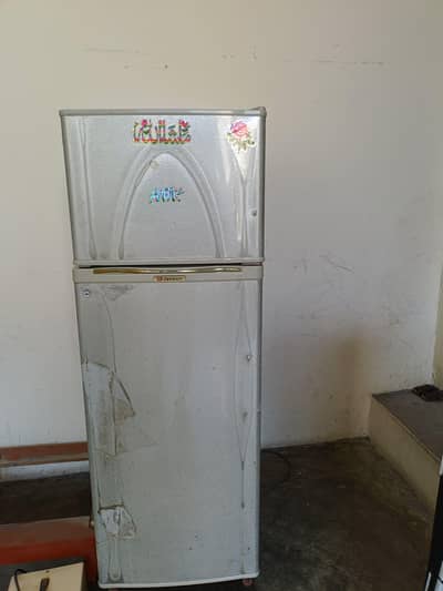 Dawlance Freezer available in Sadhoke very Good condition