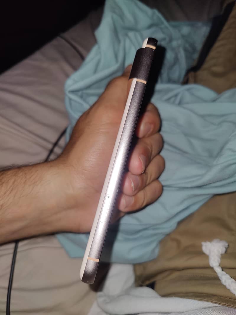 Google Pixel 8 1