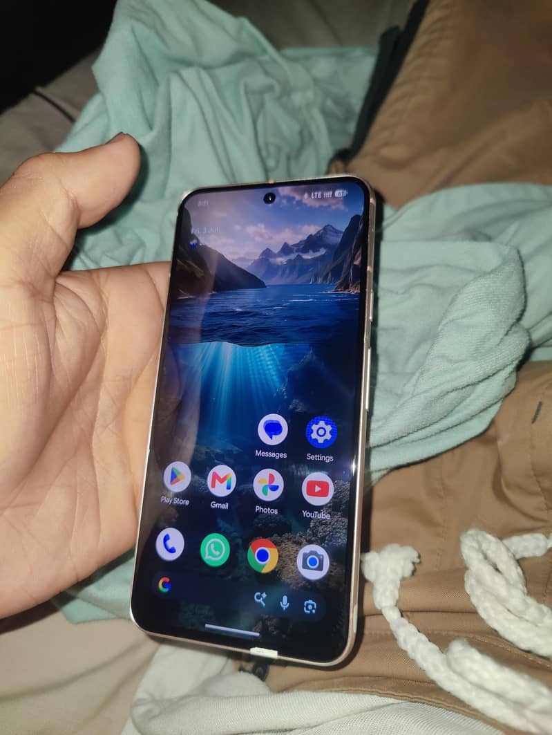 Google Pixel 8 4