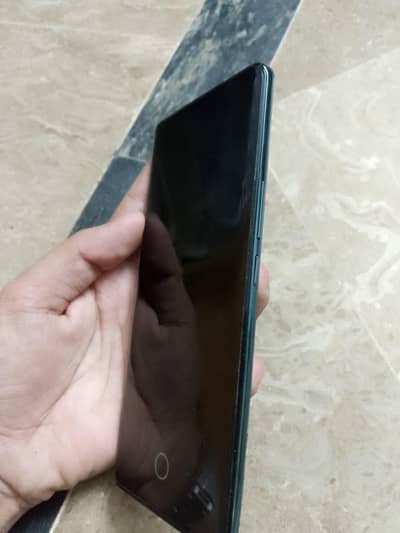Vivo V30