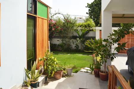 DHA PHASE 5, 1000 Sq. Yards 2 Unit Bungalow for Sale.