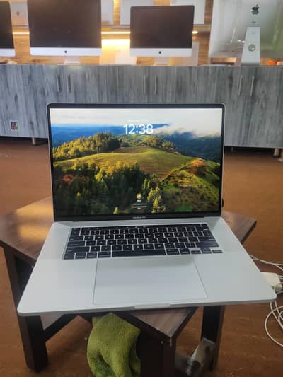 MacBook pro core I9 64gb RAM 1tb SSD 16inch 8gb graphic 2019