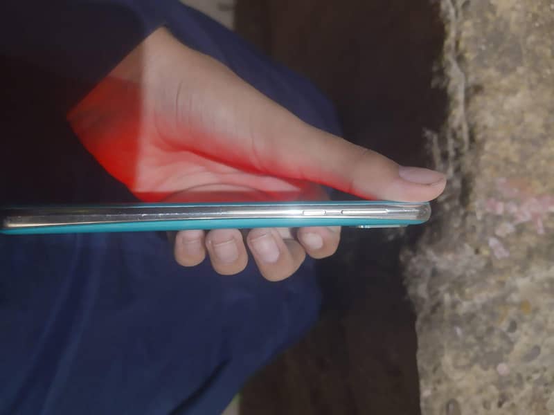Sharp Aquos R2 2