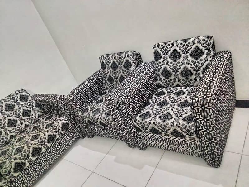 Sofa set 0