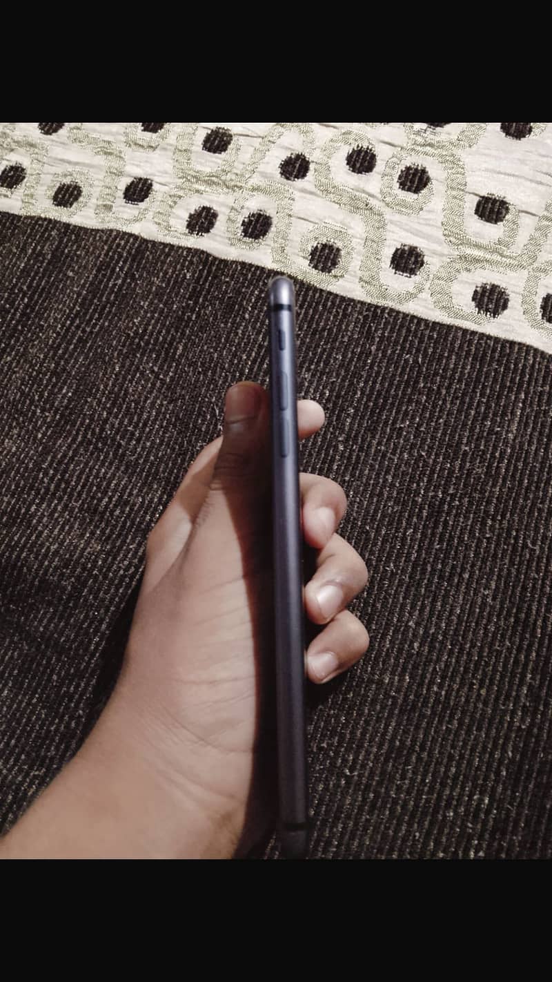 Apple iPhone 8 Plus 5
